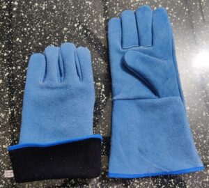 Bangladeshi-Manufacturers-of-gloves-and-Suppliers-of-gloves-scaled